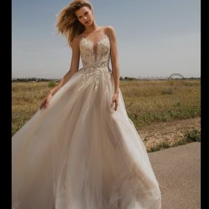Gail Lahav Gown (Gala Lahav 706-Collection No. 11)